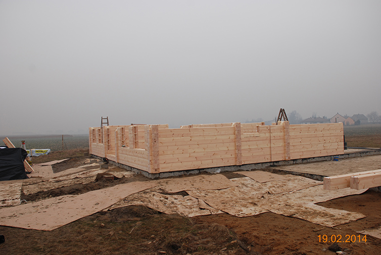 zdjęcie z budowy domu drewianego - 15